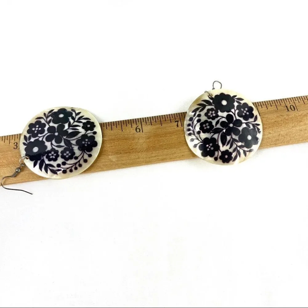 Vintage 90s Floral Mother Of Pearl Boho‎ Disc Dangle Earrings Cream Black
